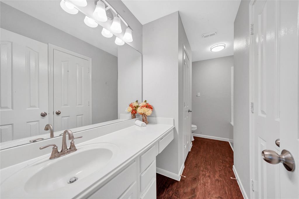 Bath in primary bedroom - 5023 Deer Point Dr