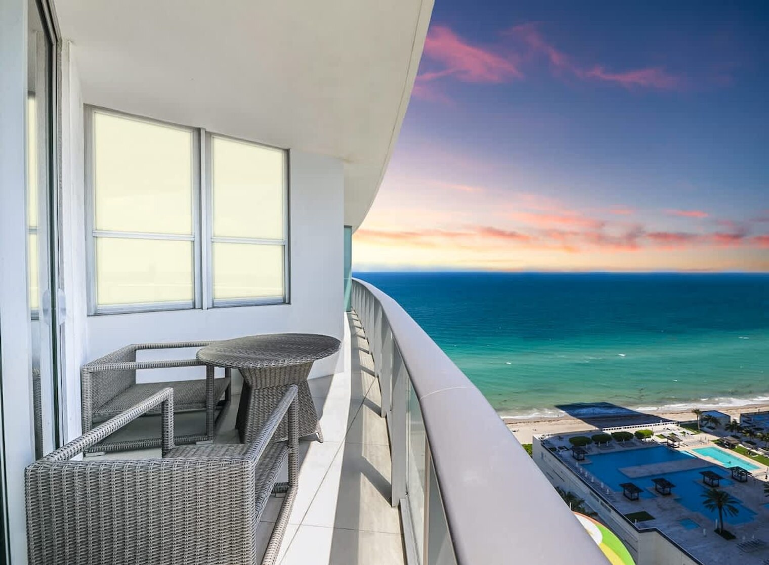 Building Photo - 4011 S Ocean Dr