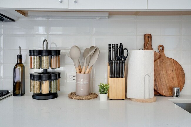 Building Photo - 1414 E Howell St