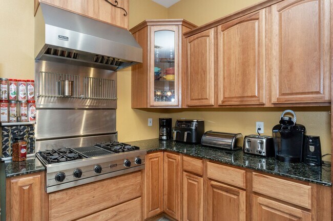 Building Photo - 3 Bedroom House in Addis with Pool, Gazebo...