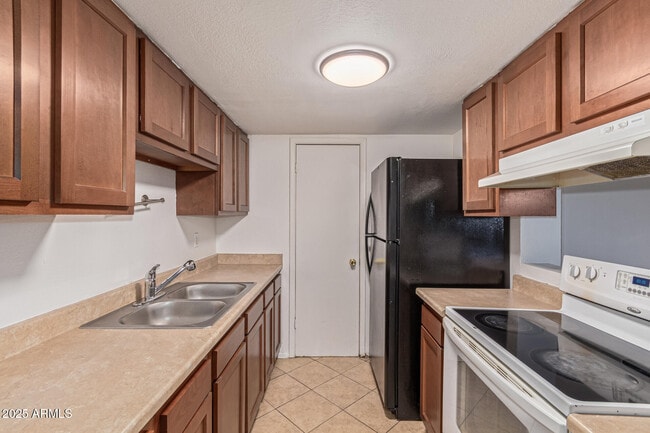 Building Photo - 5044 N 40th Ave