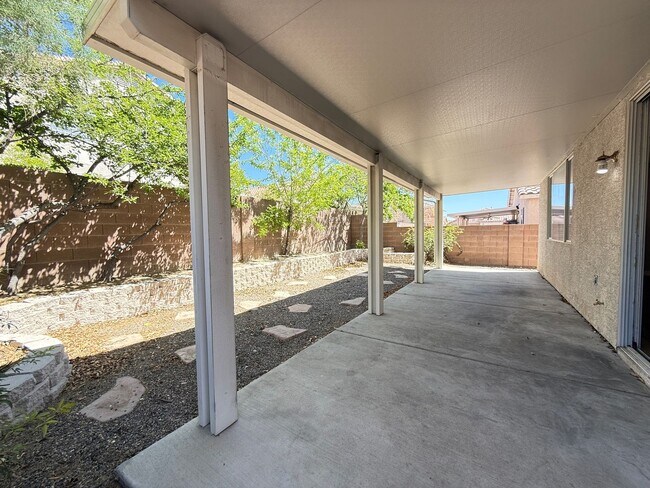 Building Photo - 9536 Sunshade Ct