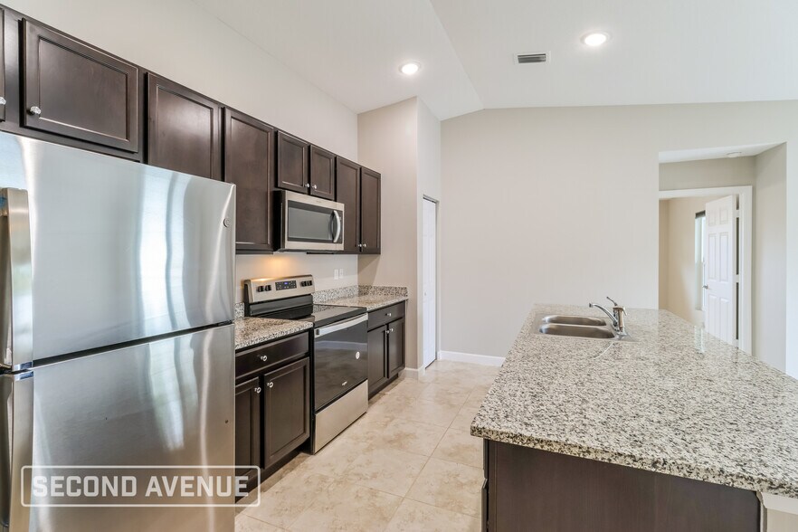 Building Photo - 259 Trenton Ave SW