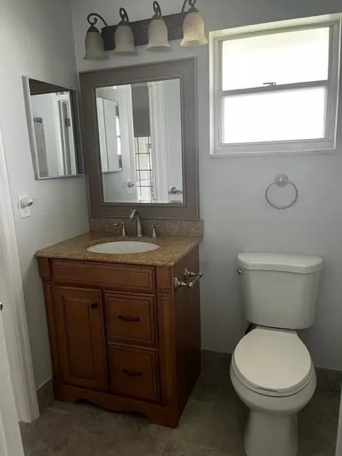 Building Photo - 1901 SW 14th Ave