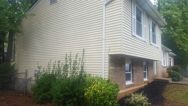 Building Photo - There is no place like home!