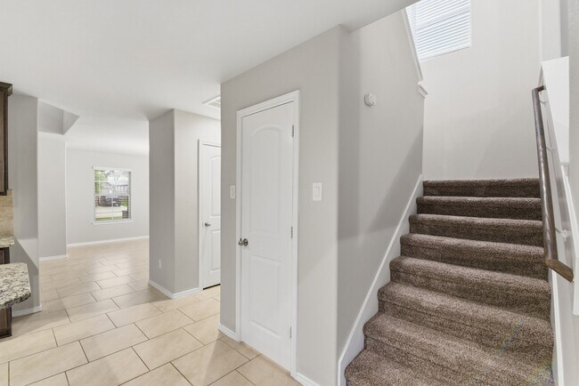 Building Photo - 22014 Pheasant Bend Ln