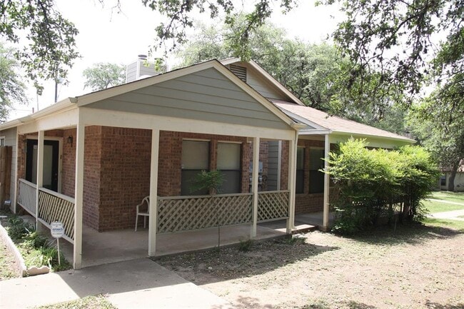 Building Photo - 7825 Beauregard Cir