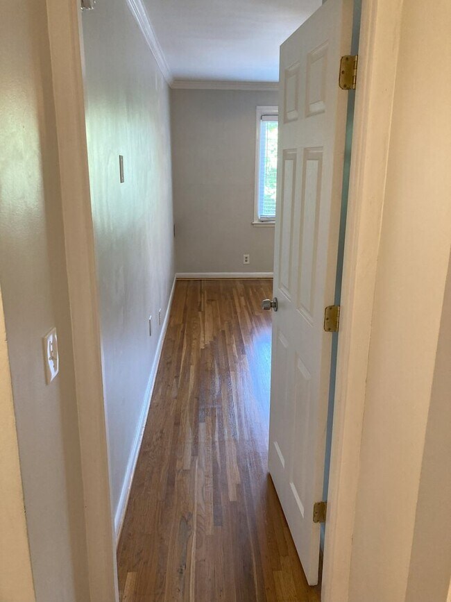 Building Photo - HISTORIC WAVERLY One Bedroom One Bath Condo