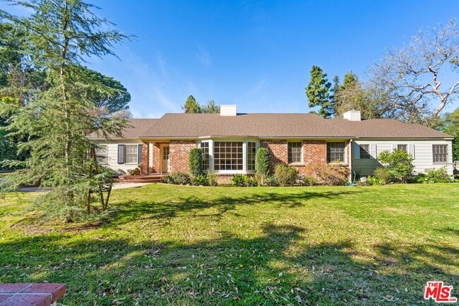 Building Photo - 17117 Weddington St