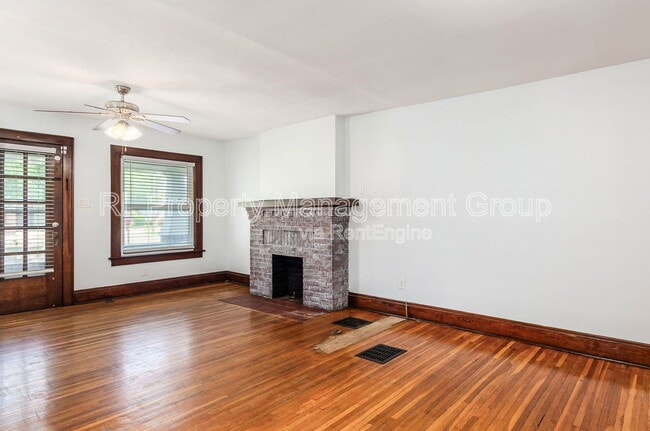 Building Photo - 247 E Jenkins Ave