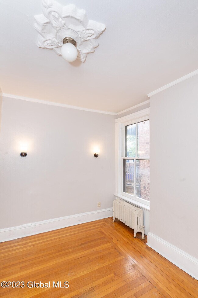 Building Photo - 338 Madison Ave