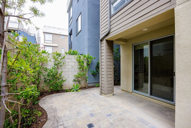 Building Photo - Lighthouse Community 4 Bedroom Home - Ocea...