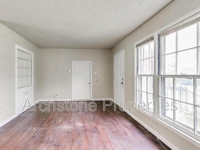 Building Photo - 1614 SW 41st St