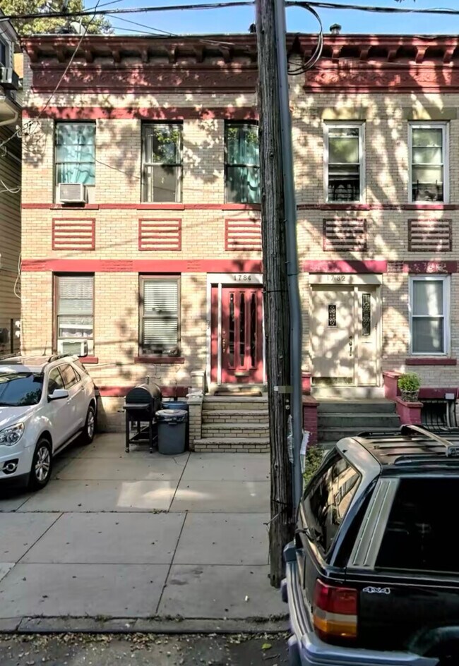 Primary Photo - 1784 New York Ave