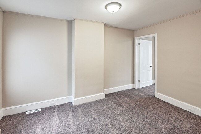 Building Photo - 3 bedroom, 1 bath, newly renovated home in Little Italy
