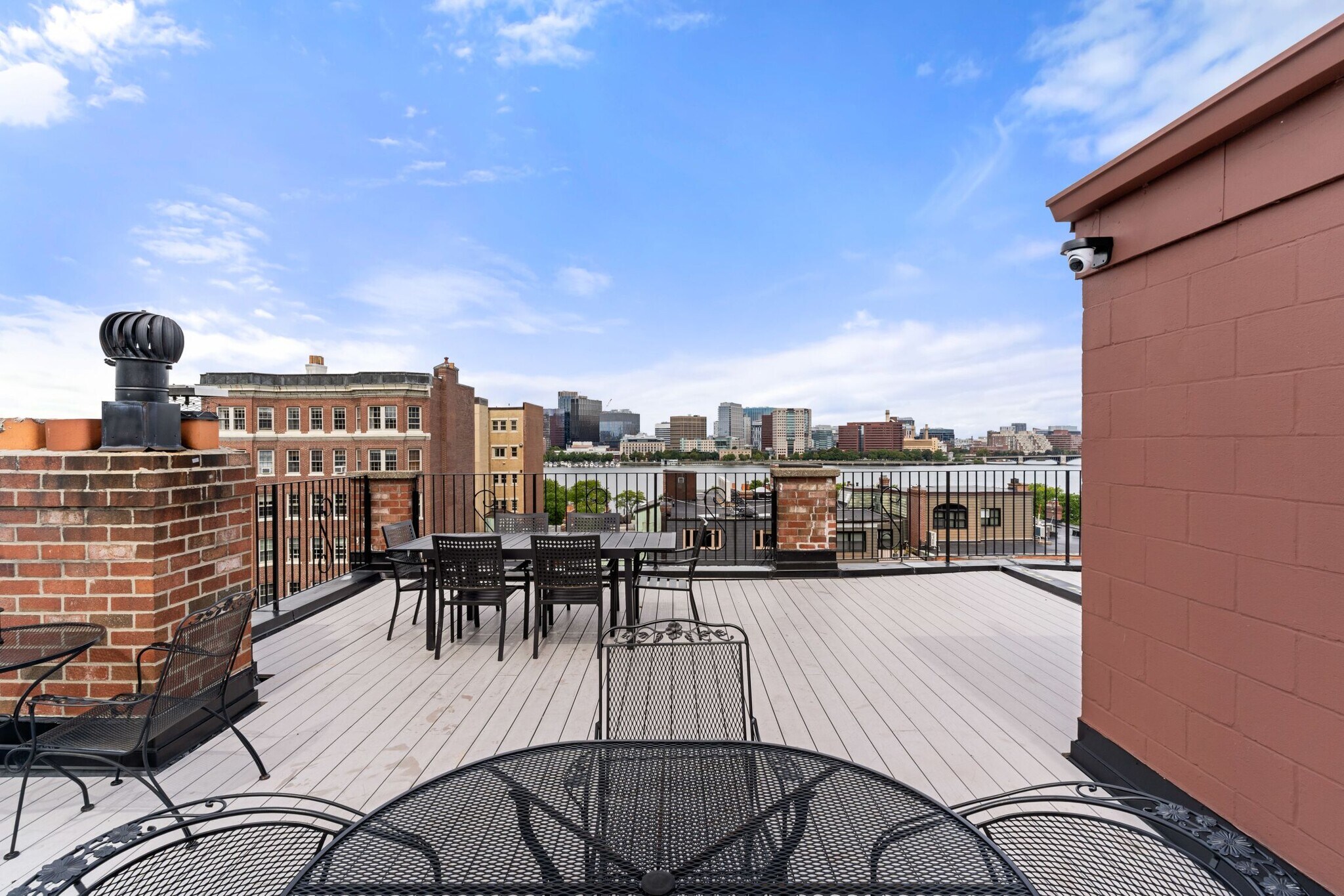 Building Photo - 259 Beacon St