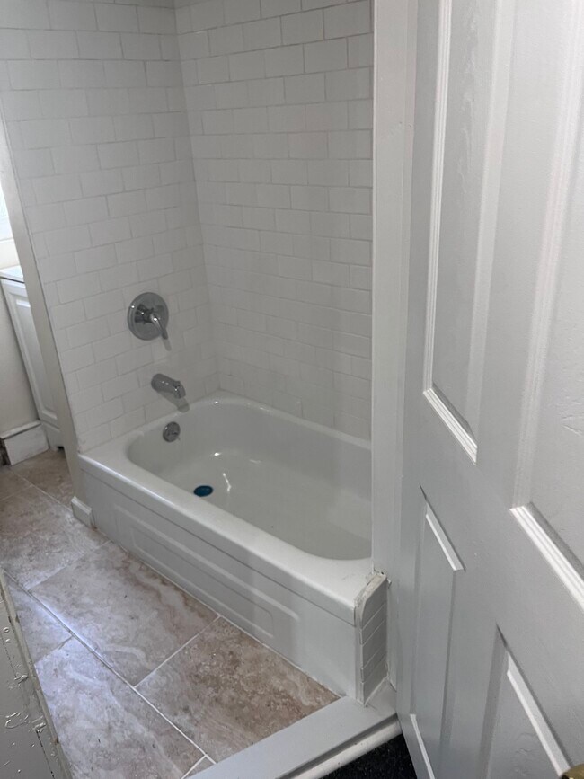 Building Photo - 3 Monmouth Pl