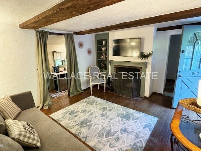 Building Photo - COZY 1 BEDROOM FULLY FURNISHED COTTAGE IN ...