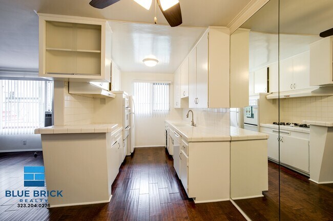 Building Photo - 426 Rexford Dr