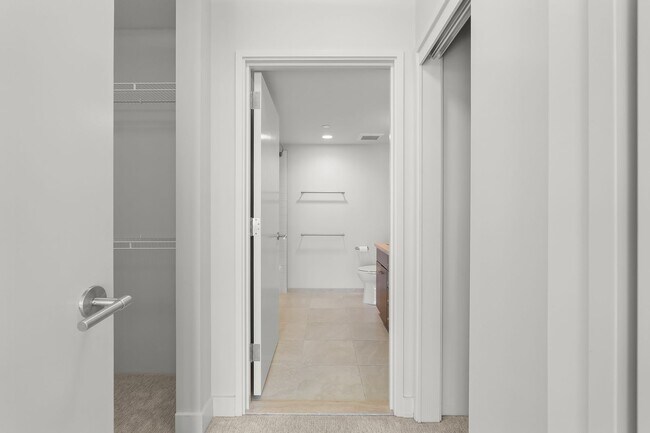 Building Photo - Beautiful Ocean View 2-Bedroom / 2-Bathroo...