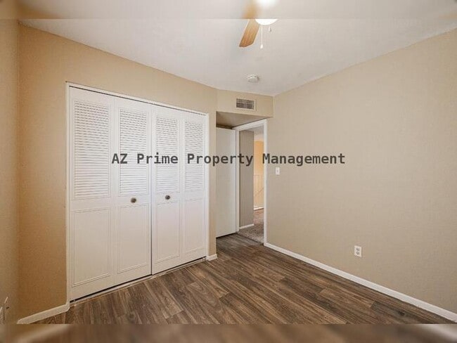 Building Photo - 8059 N 31st Ln