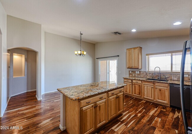 Building Photo - 7423 W Pueblo Ave