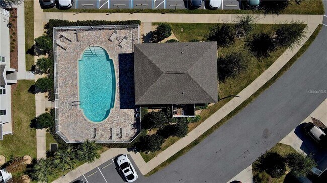 Building Photo - 1950 Lake Ridge Blvd