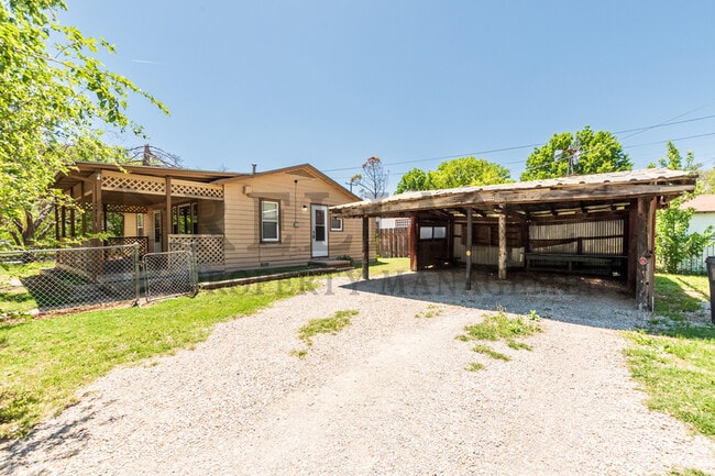 Building Photo - 1817 Catherine St