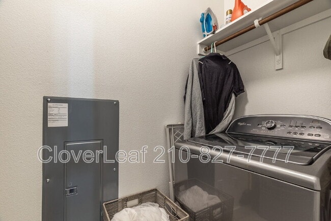 Building Photo - 102 Tendick St