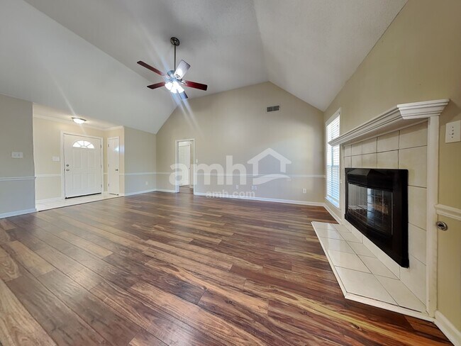 Building Photo - 6472 Daybreak Dr