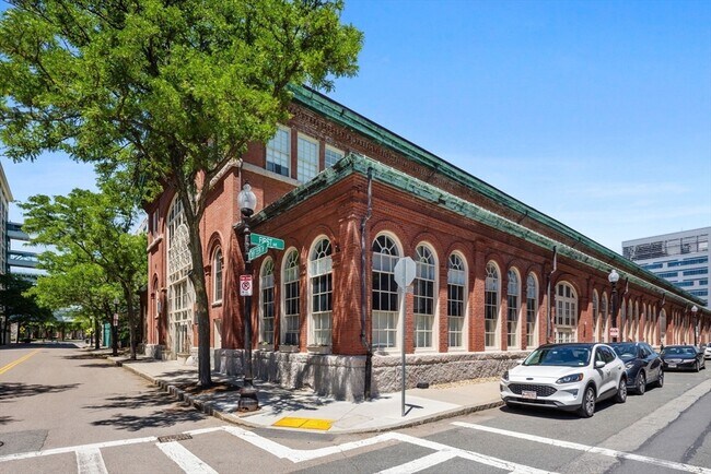 Building Photo - 106 13th St