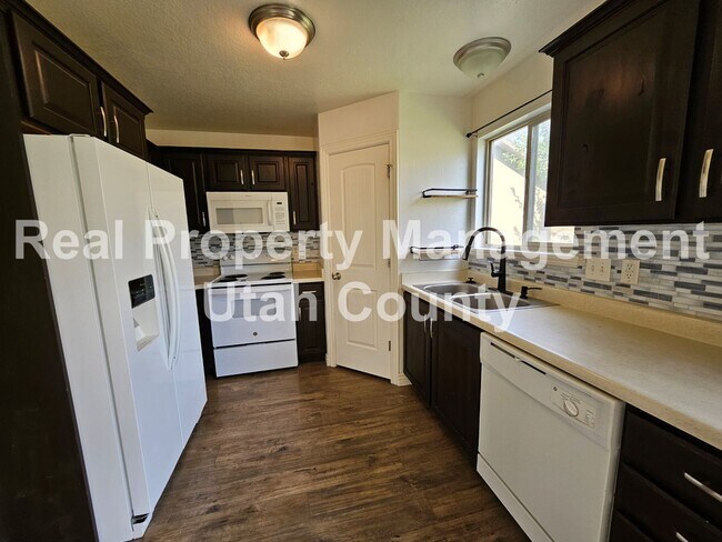 Building Photo - Spanish Fork House