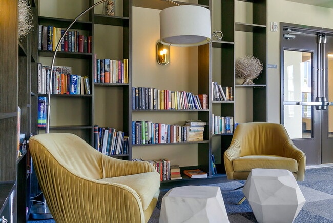 Building Photo - Expo