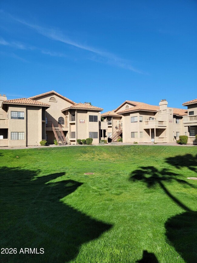 Building Photo - 930 N Mesa Dr