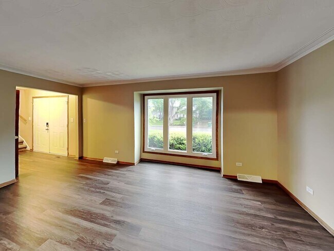 Building Photo - 721 Westshore Dr