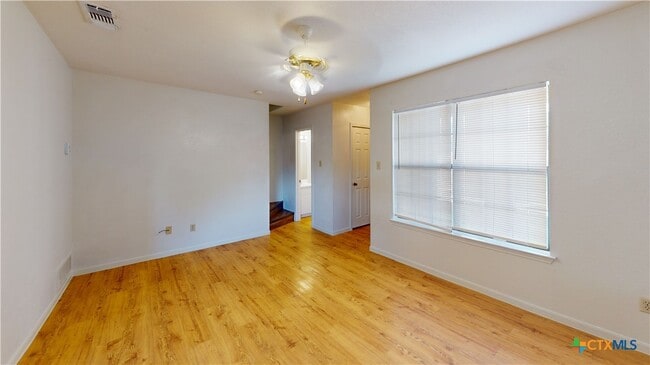 Building Photo - 3705 Hereford Ln