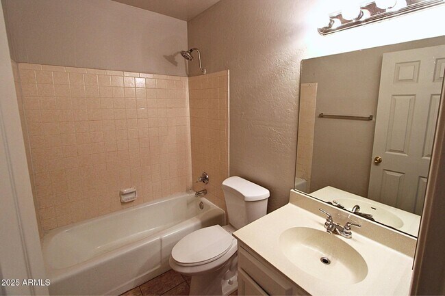 Building Photo - 4704 E Caballero St