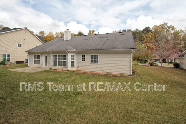 Building Photo - 1490 Creek Pointe Cir