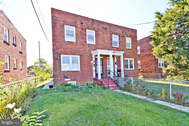 Building Photo - 1209 Savannah St SE