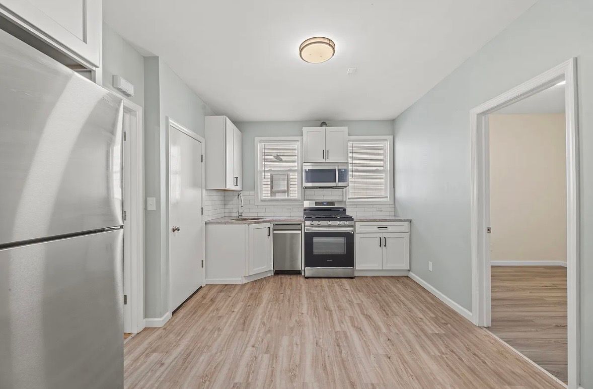 Building Photo - 413 Lanza Ave