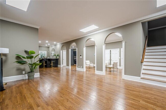 Building Photo - 700 S Brighton Ct