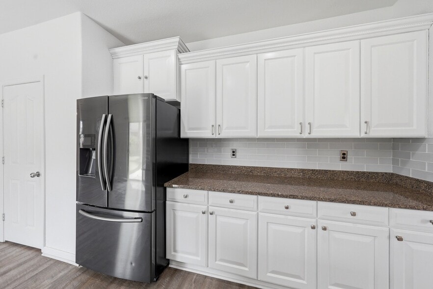 Building Photo - 12175 W Chase Ln