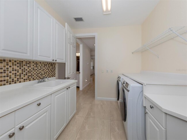 Building Photo - 5531 46th Ct W