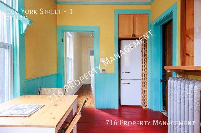 Building Photo - Adorable 2 Bedroom Plus Office for Rent!