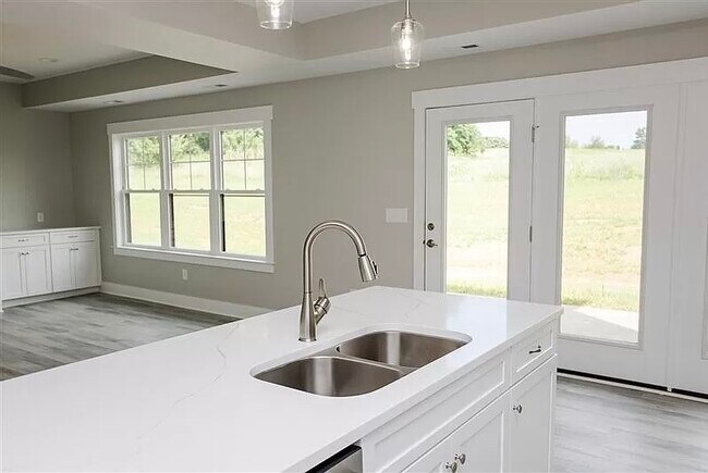 Building Photo - 16 Kiley Ln