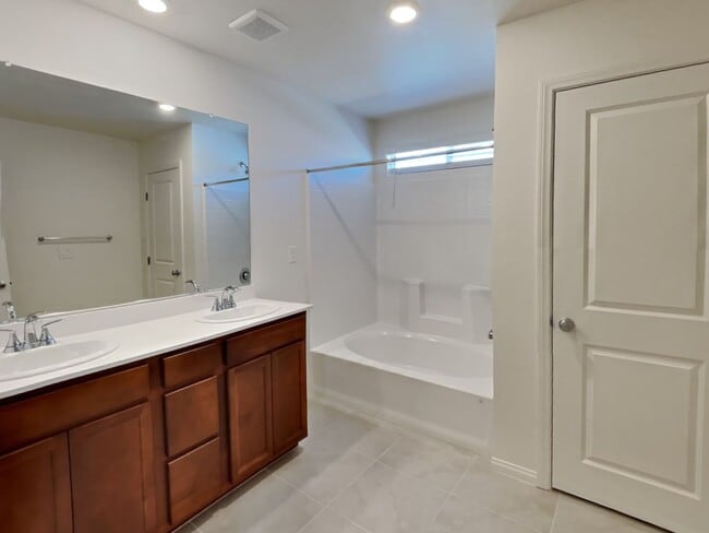 Building Photo - Brand New 2-Story Home for Rent – 5 Bedroo...