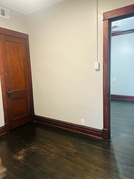 Building Photo - 1721 N Harding Ave