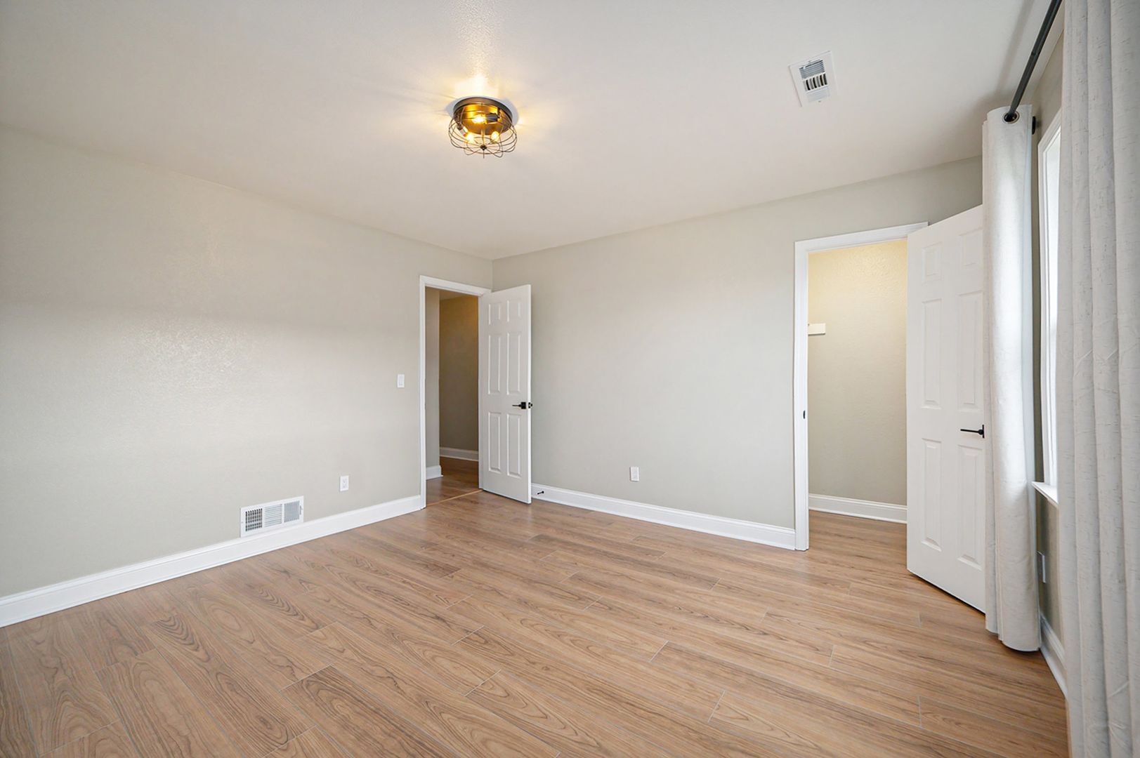 Building Photo - 7401 Longview Rd