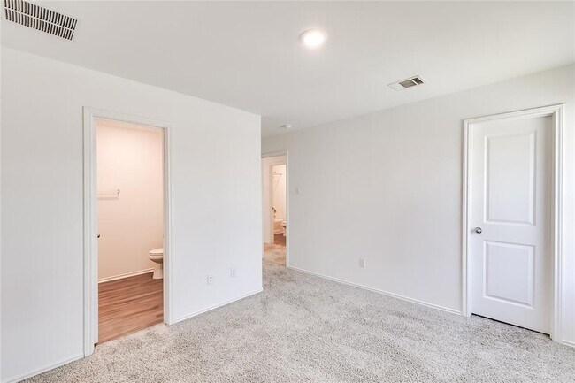 Building Photo - 415 Geode Glen