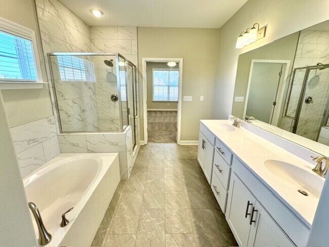 Building Photo - Now Leasing a 4-Bedroom 2.5 Home In Somerville, TN. Availalbe NOW!